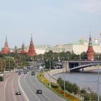 Вид на Кремль с Патриаршего моста у Храма Христа Спасителя. Август 2011 г. Фото: А.Востриков.