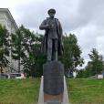 Памятник адмиралу Н. Г. Кузнецову