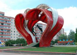 Сердца влюбленных в Наро-Фоминске, июль 2012 г. Фото: А. Востриков.
