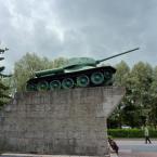 Танк Т-34 времен Великой Отечественной войны, установлен в 1968 г к 25-летию освобождения Киришей.  Фото И.Новиковой