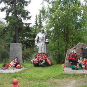 Группа памятников героям войны в городе Ковдор.