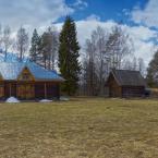 Музей деревянного зодчества, слева пожарное депо (1912 г.). Апрель 2017 г. Фото: Анатолий Максимов.