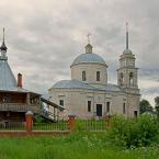 Никольская церковь и крестильная часовня (д. Ушаковские Горки). Июнь 2012 г. Фото: Анатолий Максимов.