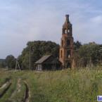 Старая колокольня в селе Стрельня
