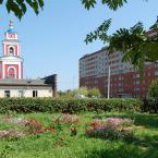 Белоусово, слева видна колокольня церкви Елисаветы Феодоровны. Август 2012 г. Фото: А. Востриков.