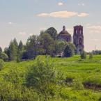 Вид на село Погорельцы и Спасскую церковь. Июнь 2014 г. Фото: Анатолий Максимов.