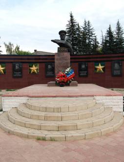 Памятник Г. К. Жукову. Июль 2012 г. Фото: А. Востриков.