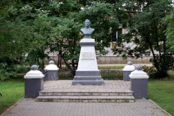 Памятник Савве Беляеву в Малоярославце, июль 2012 г. Фото: А. Востриков.