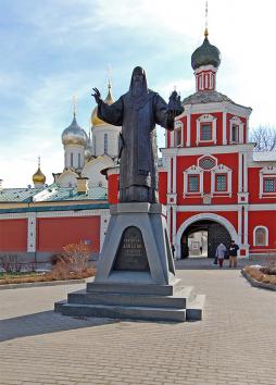 Памятник святителю Алексию, митрополиту Московскому. Март 2015 г. Фото: А. Востриков.