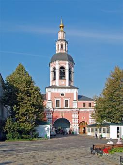 Церковь Симеона Столпника, вид с территории монастыря, от надкладезной часовни. Сентябрь 2015 г. Фото: А. Востриков.