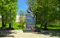 Памятник морякам-подводникам в Твери. Май 2018 г. Фото: Анатолий Максимов.